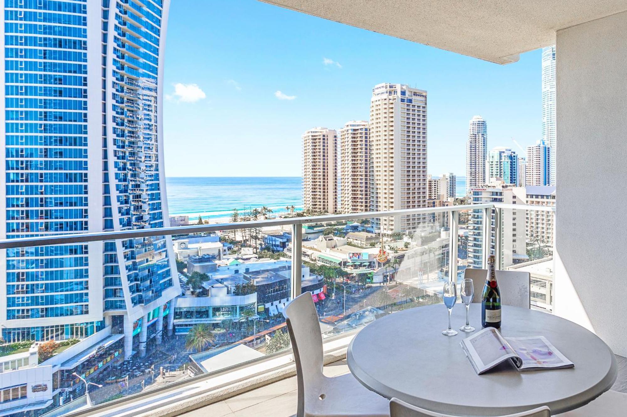 Holiday Holiday Circle On Cavill Apartments Gold Coast Habitación foto